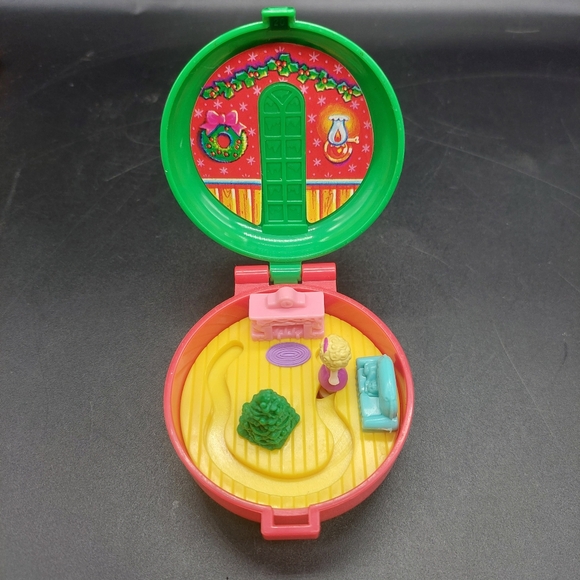 Mini Polly Pocket 1993 Vintage Bluebird Christmas Wreath Compact McDonald’s Toy - Picture 3 of 3